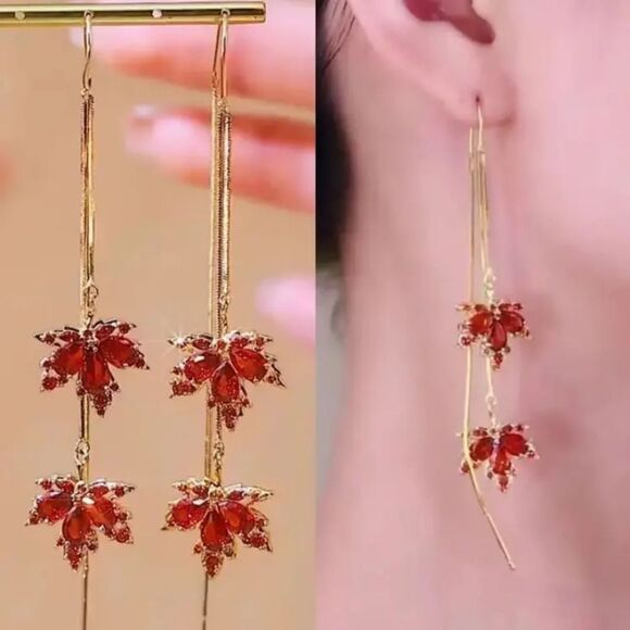 🍁🆕🍁 Elegant 14K Gold Plated Red Maple Leaf Dangle Earrings🍁 - Picture 4 of 11